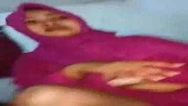 Jilbab Awalnya Si Cowo Bilang Cape Wot Pink poster