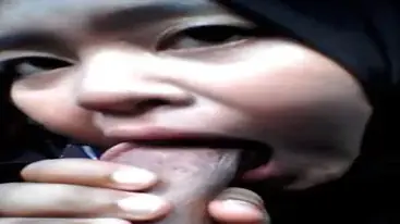 Jilbab Hitam Di Mobil Nyepong poster