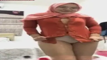 Jilbab Pink Colmek poster