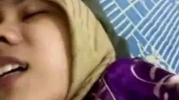 Kerudung Kuning Ngentot Kenikmatan poster