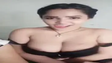 Streamer Berbie Live Streaming Bugil Pamer Dada poster