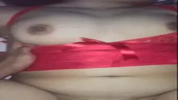 Tante Cantik Posisi Nungging Pasrah Digenjot Doggy poster