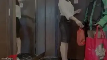 Ukhti Cantik Ajak Driver Ojol Bersetubuh Di Kamar poster