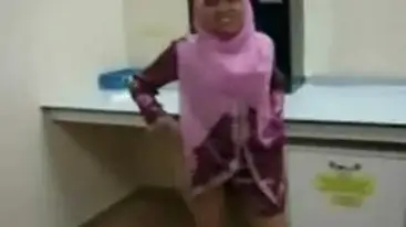 Ukhti Gamis Ungu Binal Bersetubuh Sama Teman poster