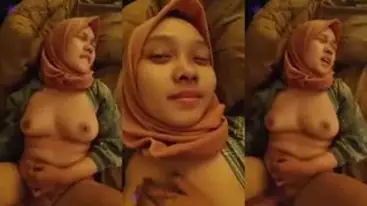 Ukhti Jilbab Merintih Sakit Tapi Enak poster